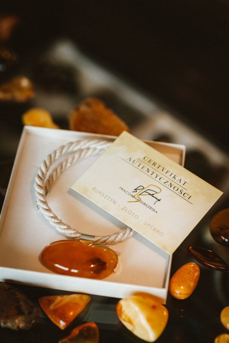 autorska biżuteria z bursztynu
